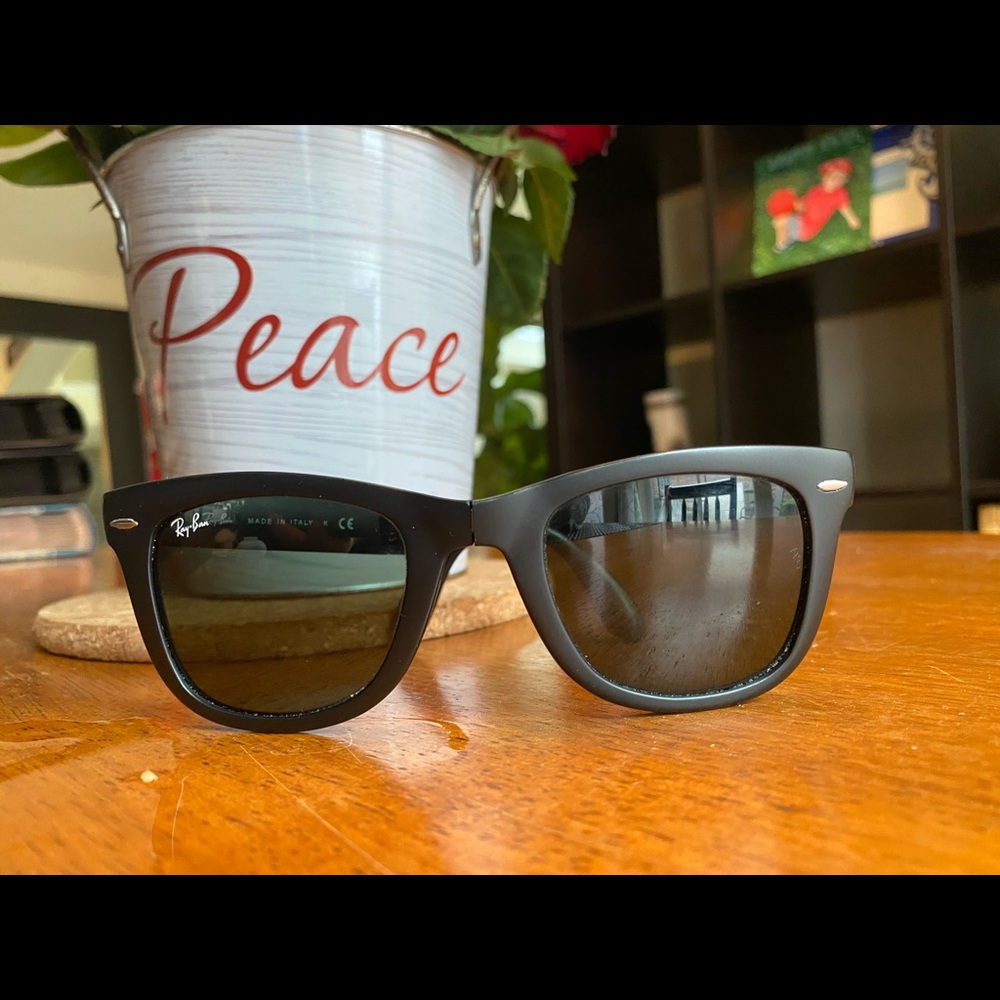 Good used condition, foldable wayfarer.